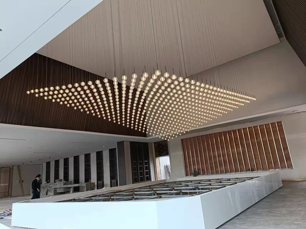 Customized lighting installation in the lobby of Shanghai Business Center in 2022 (2)