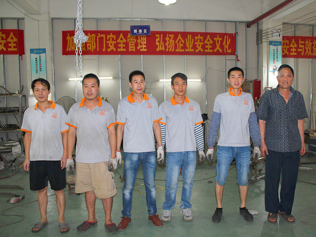 YLEU Lighting Team (2)